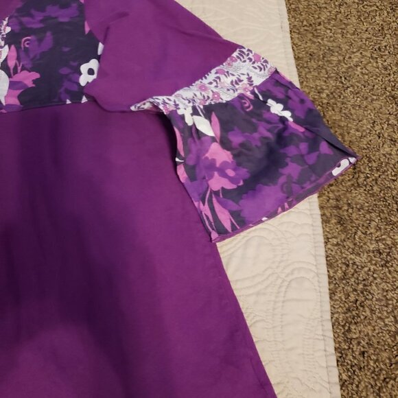 Avenue PurpleFloral Yoke Top - Henley button scoop - Picture 3 of 7